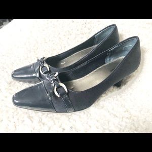 Kelly & Katie blue kitten buckle heels size 7.5